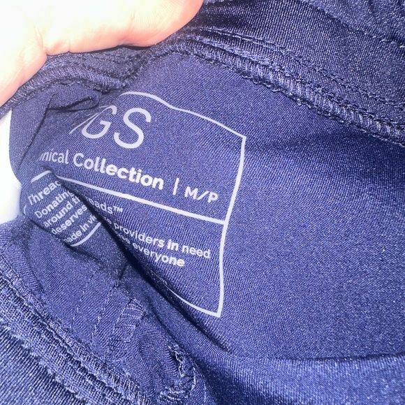 FIGS Scrub Set- Navy Blue - Picture 3 of 3